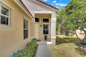 137 W Bayridge Dr, Weston, FL 33326, Sold 04/17/23