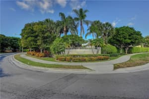 704 NW 108th Terrace, Pembroke Pines, FL 33026, Sold 04/28/23