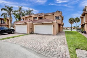 8262 NW 191st Ln   14R, Hialeah, FL 33015 Sold 10/13/23