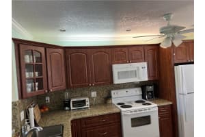 300 NE 14th Ave, Hallandale Beach, FL 33009, Sold 05/09/23