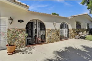 1807 SW 24th Ave, Fort Lauderdale, FL 33312 Sold 05/31/23