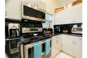 15241  WILSHIRE WY, Pembroke Pines, FL 33027 Sold 07/31/23
