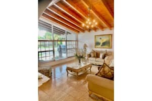 900 NW 207th St, Miami, FL 33169 Sold 06/05/23