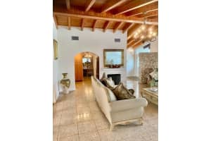 900 NW 207th St, Miami, FL 33169 Sold 06/05/23