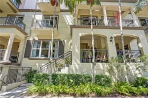 2633 NE 14th Ave   101, Wilton Manors, FL 33334 Sold 06/16/23