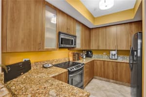 2633 NE 14th Ave   101, Wilton Manors, FL 33334 Sold 06/16/23