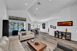 469 Cameron Dr, Weston, FL 33326, Sold 05/01/23