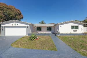 521 Sw 70th Ter, Pembroke Pines