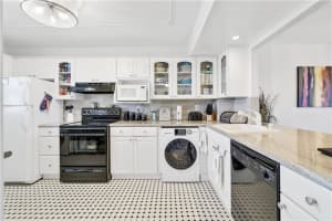 1012 N Ocean Blvd   911, Pompano Beach, FL 33062 Sold 05/25/23