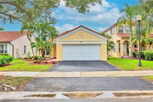 833 Falling Water Rd, Weston, FL 33326, Sold 05/05/23