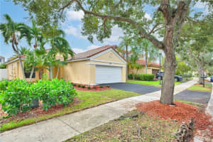 833 Falling Water Rd, Weston, FL 33326, Sold 05/05/23