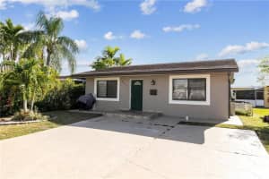 6102 NW 68th Ave, Tamarac, FL 33321 Sold 12/01/23