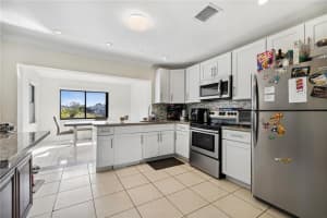 6102 NW 68th Ave, Tamarac, FL 33321 Sold 12/01/23