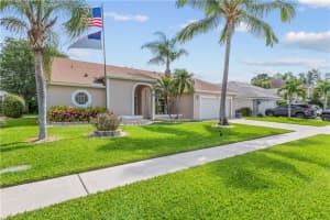 1327  Lake Breeze Dr, Wellington, FL 33414 Sold 06/30/23