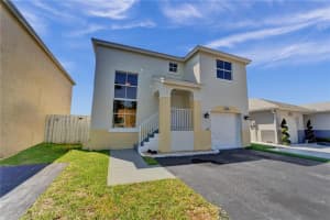 4221 SW 72nd Ter, Davie, FL 33314 Sold 05/08/23