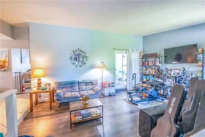 8989 NW 9th Pl, Plantation, FL 33324 Sold 05/25/23