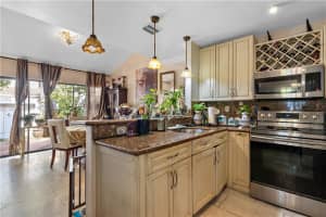 21204  Harbor Way   122-12, Aventura, FL 33180 Sold 10/05/23