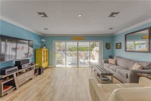 2004  Riverside Pl   2, Wilton Manors, FL 33305 Sold 08/31/23