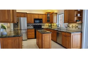 1261 NW 95th Ave, Plantation, FL 33322 Sold 05/30/23