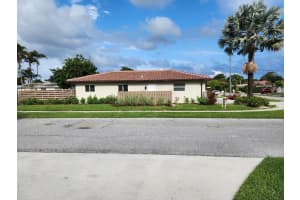 1  Forest Hills Ln, Boca Raton, FL 33431 Sold 05/25/23