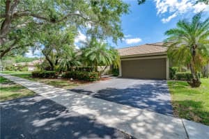 10390 Nw 18th Dr Plantation, FL 33322 Sold 06/16/23