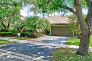 10390 Nw 18th Dr Plantation, FL 33322 Sold 06/16/23