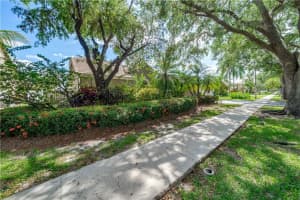 10390 Nw 18th Dr Plantation, FL 33322 Sold 06/16/23
