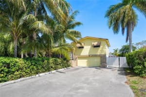 281 Nw 8th St Boca Raton, FL 33432 Sold 05/11/23