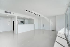 7601 E Treasure Dr   2321, Miami, FL 33141 Sold 07/05/23