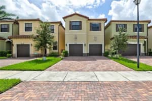 4832 NW 56th Ct, Tamarac, FL 33319 Sold 06/16/23