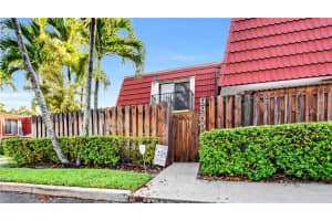9955 NW 6th Ct, Plantation, FL 33324, Sold 05/17/23