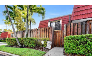 9955 NW 6th Ct, Plantation, FL 33324, Sold 05/17/23
