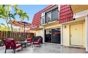9955 NW 6th Ct, Plantation, FL 33324, Sold 05/17/23