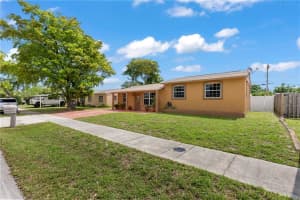 1660 SW 47th Ave, Fort Lauderdale, FL 33317 Sold 07/20/23