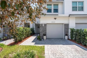 4322  Lago Drive Deerfield Beach, FL 33064 Sold 05/25/23