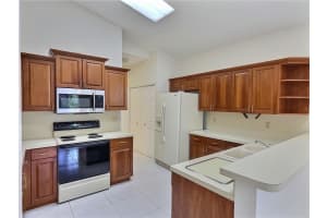 11510 SW 10th Ct, Pembroke Pines, FL 33025 Sold 05/26/23
