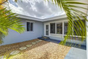 2525  Gulfstream Ln, Fort Lauderdale, FL 33312 Sold 08/31/23