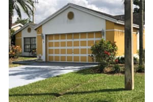 10032 NW 70th St, Tamarac, FL 33321 Sold 07/26/23