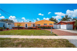 713 NW 7th St, Dania Beach, FL 33004 Sold 10/27/23