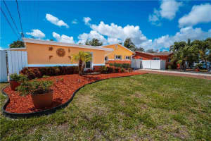 713 NW 7th St, Dania Beach, FL 33004 Sold 10/27/23