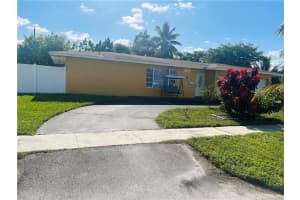 3190 NW 39th Pl, Lauderdale Lakes, FL 33309 Sold 08/15/23