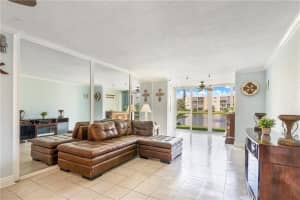 1025 SE 3rd Ave   104, Dania Beach, FL 33004 Sold 08/31/23