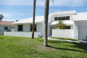 9761 NW 10th St, Plantation, FL 33322 Sold 10/10/23