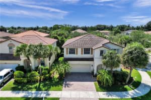 892 Nw 126th Dr Coral Springs, FL 33071 Sold 07/05/23