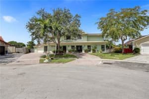 10178 SW 52nd St, Cooper City, FL 33328 Sold 07/21/23