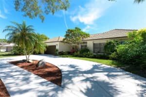 18366  Lake Bend Dr, Jupiter, FL 33458 Sold 07/27/23