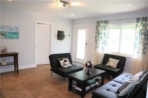 210 NW 9th St, Boca Raton, FL 33432 Sold 07/12/23