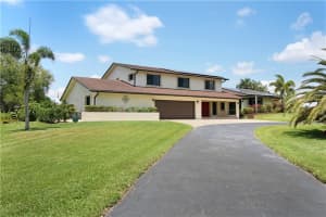 5310 W Saxon Cir, Southwest Ranches, FL 33331 Sold 10/03/23