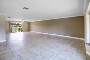 5310 W Saxon Cir, Southwest Ranches, FL 33331 Sold 10/03/23
