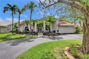 4933 Nw 103rd Ave Coral Springs, FL 33076 Sold 07/05/23